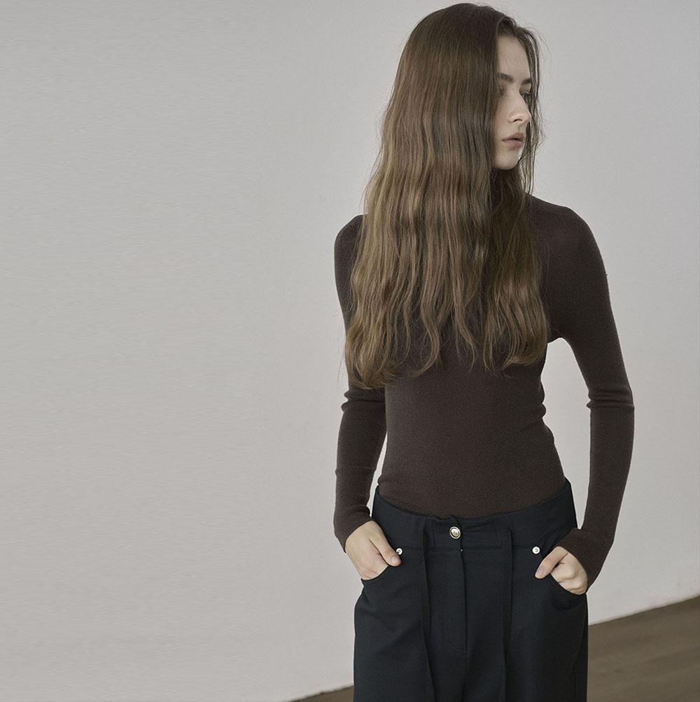 Ssikeoseun Biella Wool Blend High Neck Knit Top - Brown