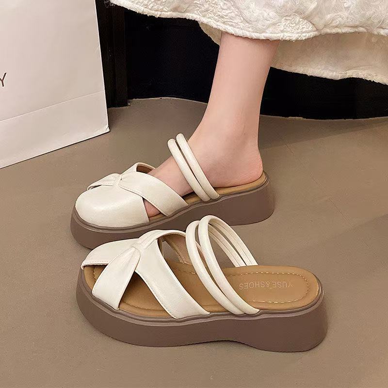 

New with skirt bag head half drag women wear retro sandals hollowed out and breathable in summer, two wearing slippers 40