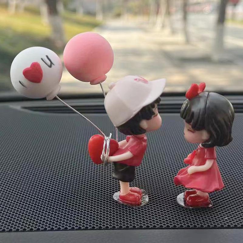 Cute Kissing Couple Dolls: Electric Car Interior Ornaments