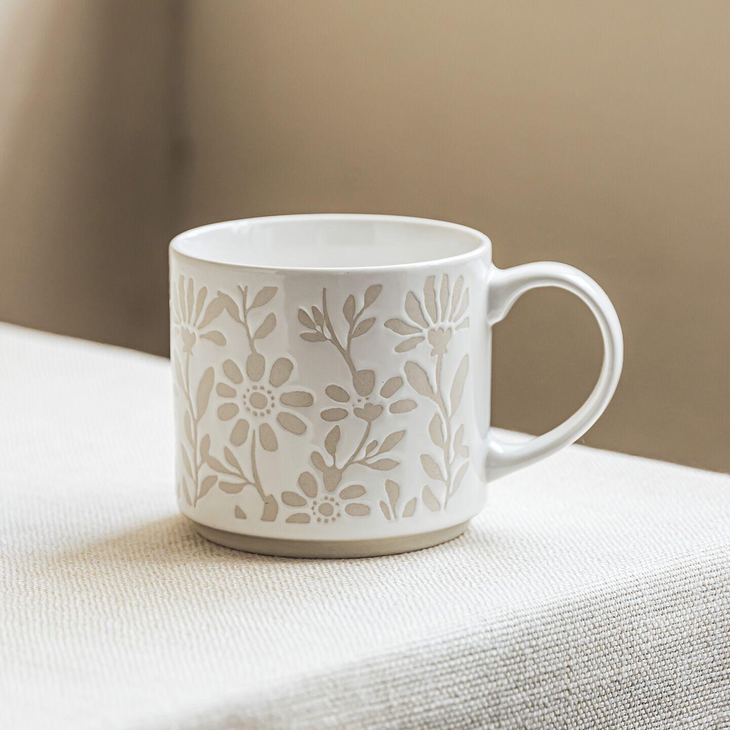 

embossed flower ceramic cup small fresh cup wholesale household water cup exquisite coffee cup breakfast cup afternoon tea cup 400-600ml