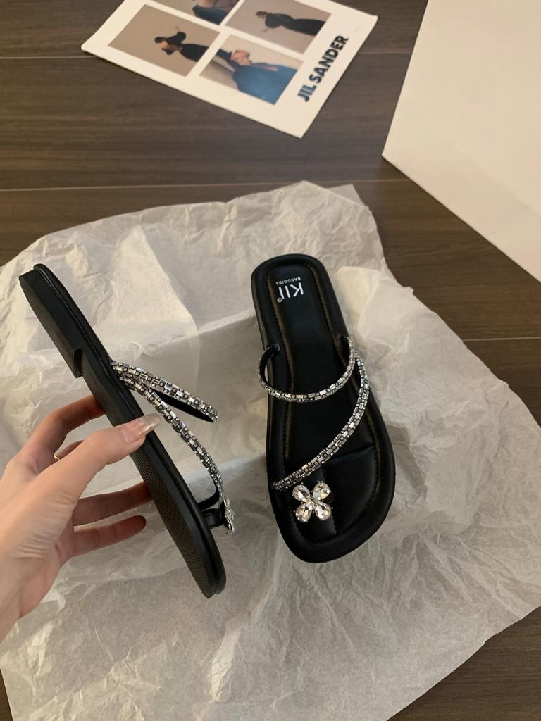 Flat-bottomed French set-toed small cool slippers fairy shoes 2025 new summer soft-soled with skirt rhinestone sandals