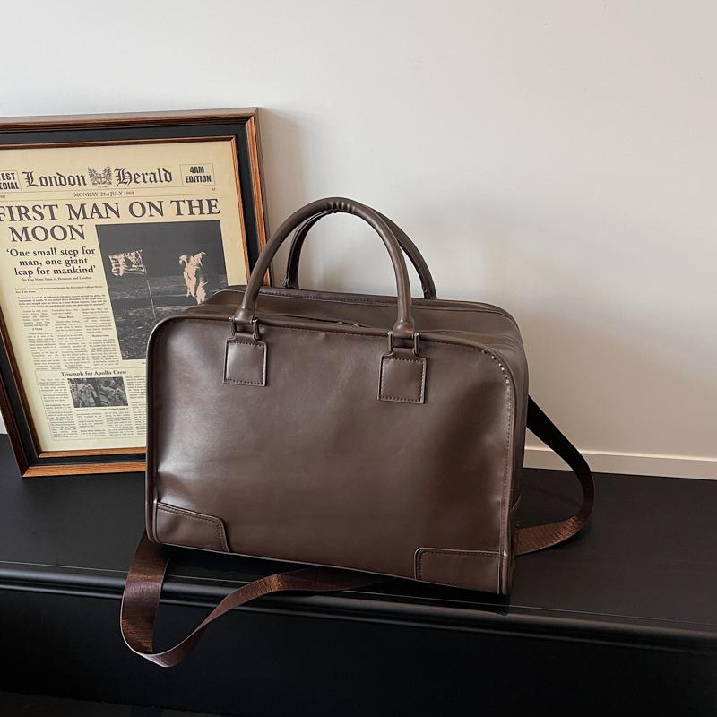 Premium Pu Duffle Bag for Unisex with Top Handle Stylish Travel Bag for Business and Weekend Trips
