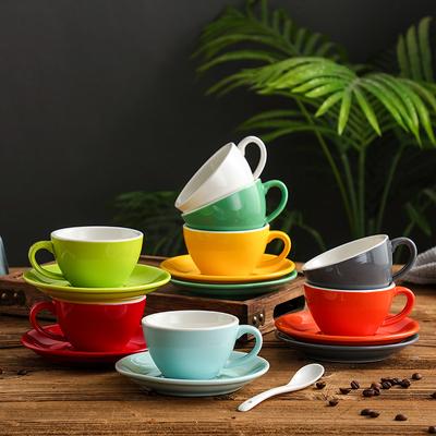 Súpravy šálok na espresso 150 ml Vysoko kvalitný jednoduchý európsky štýl Hrnček Hrubá farebná glazúra Keramické šálky na cappuccino s kvetinovým vzorom Latte