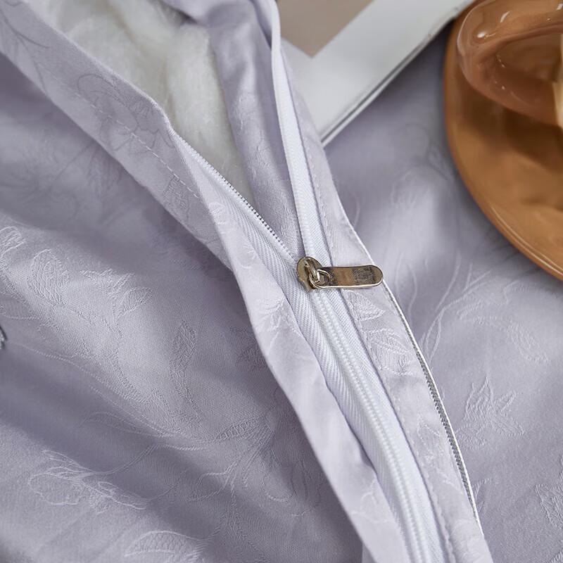 Beigaman Grand Jacquard Tussah Silk Quilt