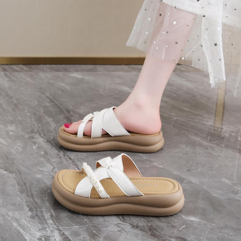 Beautiful thick-bottomed cool slippers women's summer wear new models with skirts fashionable beach slippers