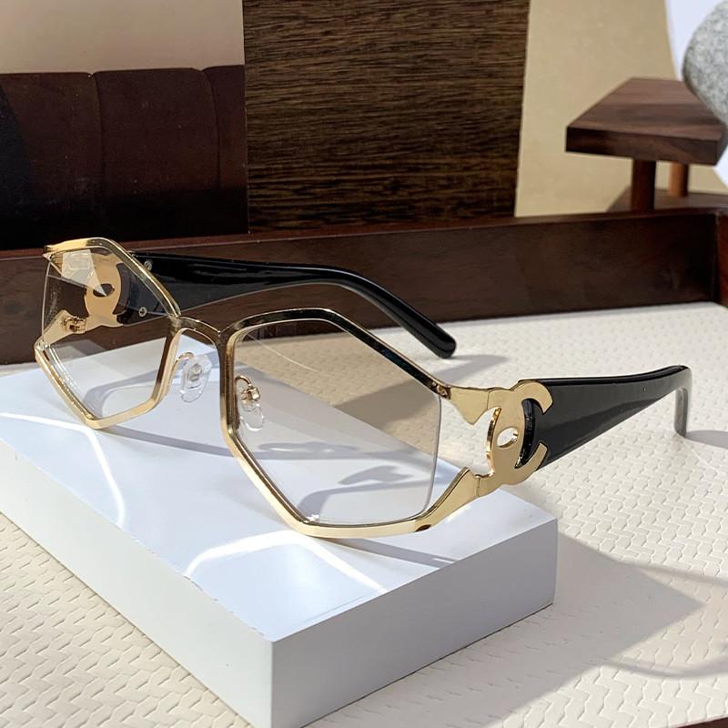 Geometric Square Sunglasses With Green Lenses And Metal Frame For Fashionable Outdoors