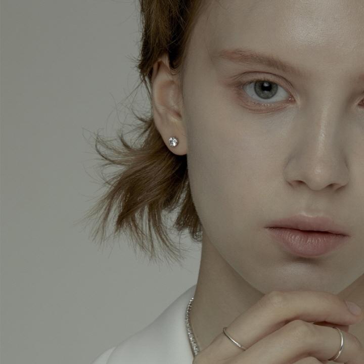 J.Gracelet Shallow Round Js1 Earring