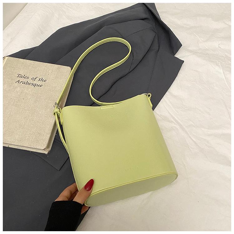 Spring Small Bag Women's Fashion New Shoulder Armpit Bag Fashion Commuter Crossbody Bucket Bag