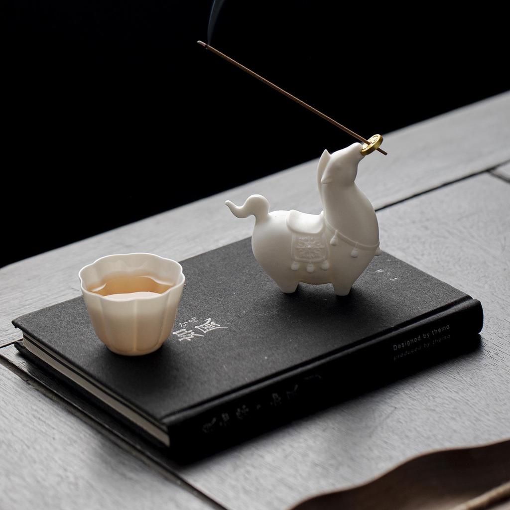 Charming Ceramic Horse Incense Holder: Cute Ornament & Tea Pet for Wealth Attraction