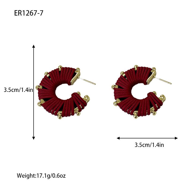 

Temperament Retro Maillard-style Leather Rope Weaving C-shaped Stripes Steel Needle Stud Earrings for Women Jewelry Accessories червоний