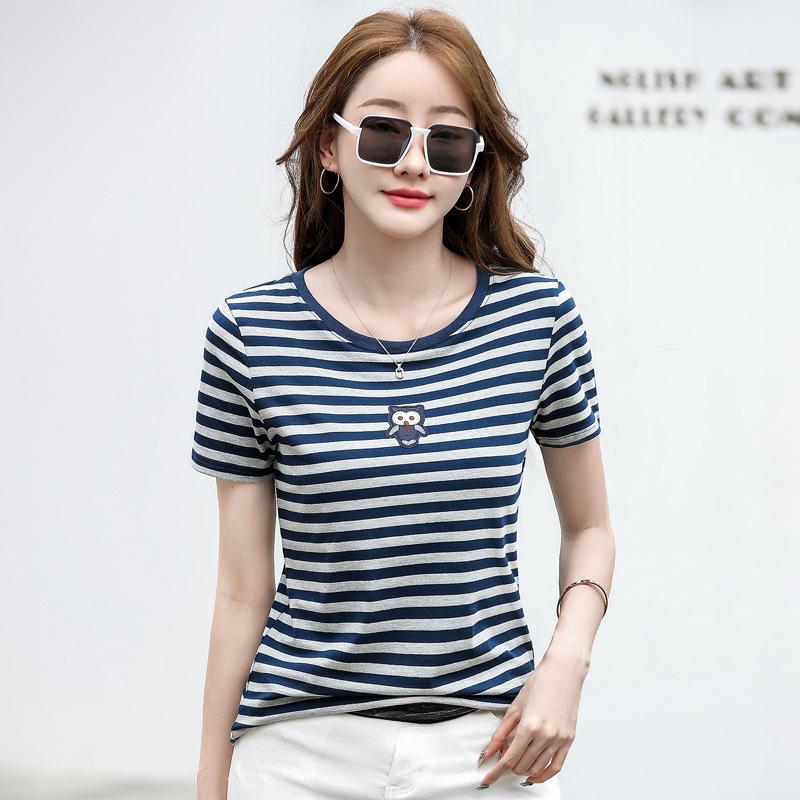 Letnia damska koszulka z krótkim rękawem i okrągłym dekoltem zapinana na zamek