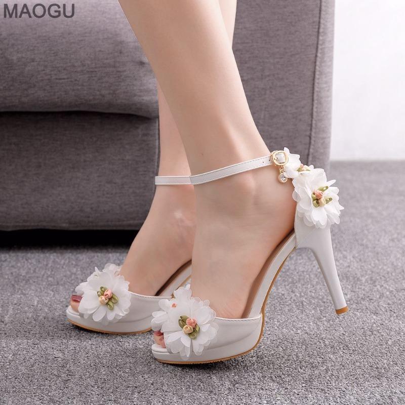 Sapatos de Noiva Brancos Femininos Peep Toe com Tiras no Tornozelo Decorações Florais Salto Alto para Senhoras Sandálias Elegantes da Moda Tamanho 34-42