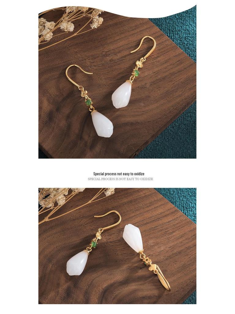 Retro Chinesische Hanfu Ohrringe: Antike Goldwolken & Synthetische Weiße Jade Magnolie