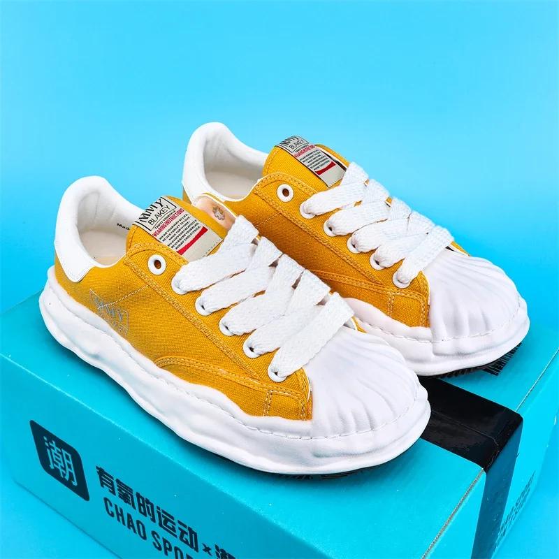 Leisure Sports Lace Up Real Leather Shoes and Canvas Shoes, Two Materials, Multiple Colors for Men and Women's Casual Shoes