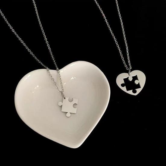 1 Pair Couple Necklaces Punk Style Hollow Out Matching Electroplating Meaningful Gift Jewelry Couple Love Puzzle Pendant Necklaces for Dating