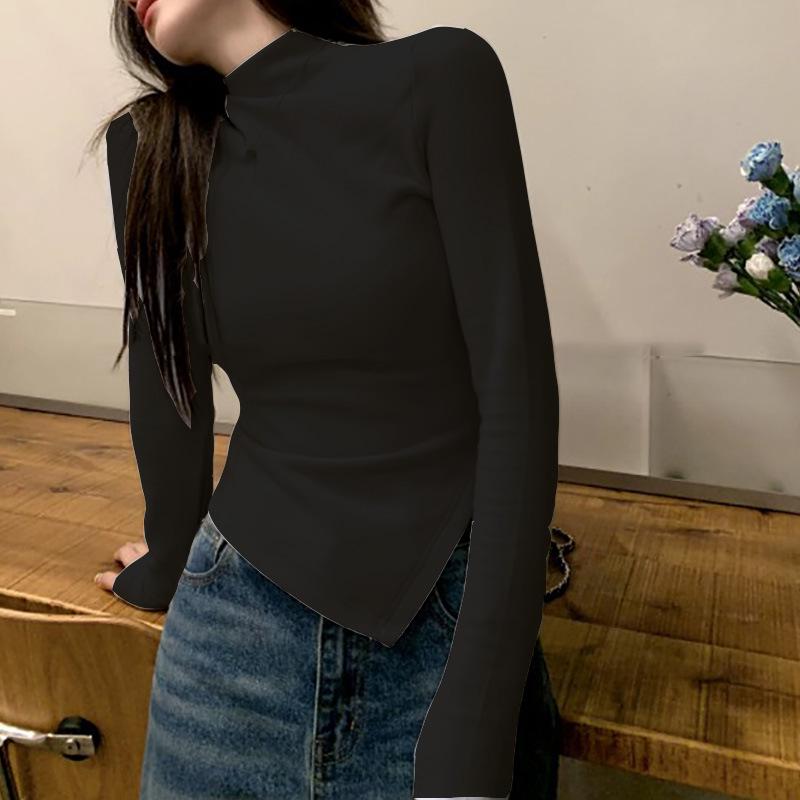 

«Женский серый топ с нестандартными плечами из немецкого бархата 2024 года по фигуре»