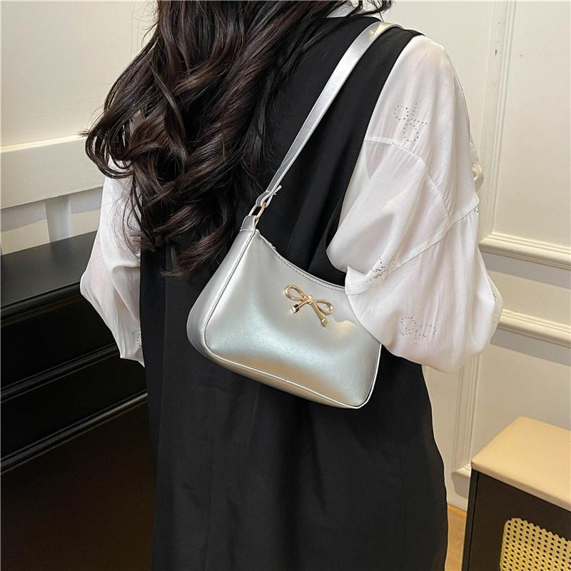2025 new beautiful high-end temperament niche single shoulder armpit bag summer popular versatile commuter handbag women