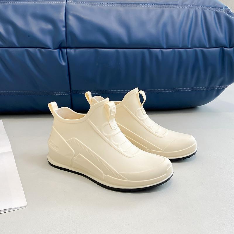 Fashion Rain Boots, Lightweight Waterproof and Non-slip Rubber Shoes for Women's New Simple and Lightweight Rain and Water Shoes for Women