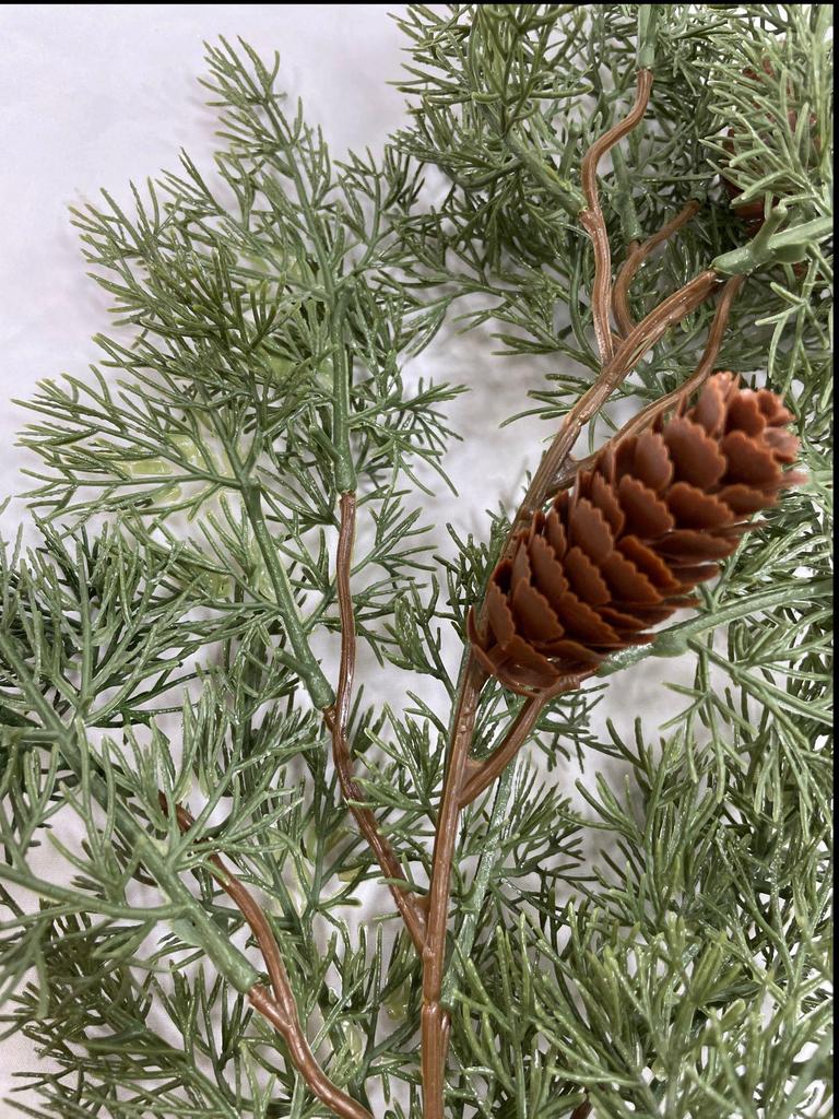 Simulated Green Pine Needle Rattan Vine, 2m Encrypted Plastic Christmas Decoration for Festive Atmosphere.