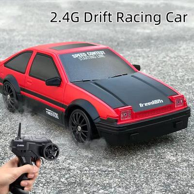 Yeni Uzaktan Kumandalı Dört Tekerlekten Çekişli Drift Yarışı Yüksek Hızlı Uzaktan Kumandalı Araba 2.4G Simülasyon GTR Araba Modeli Çocuk Erkek Oyuncakları Çoklu Modeller