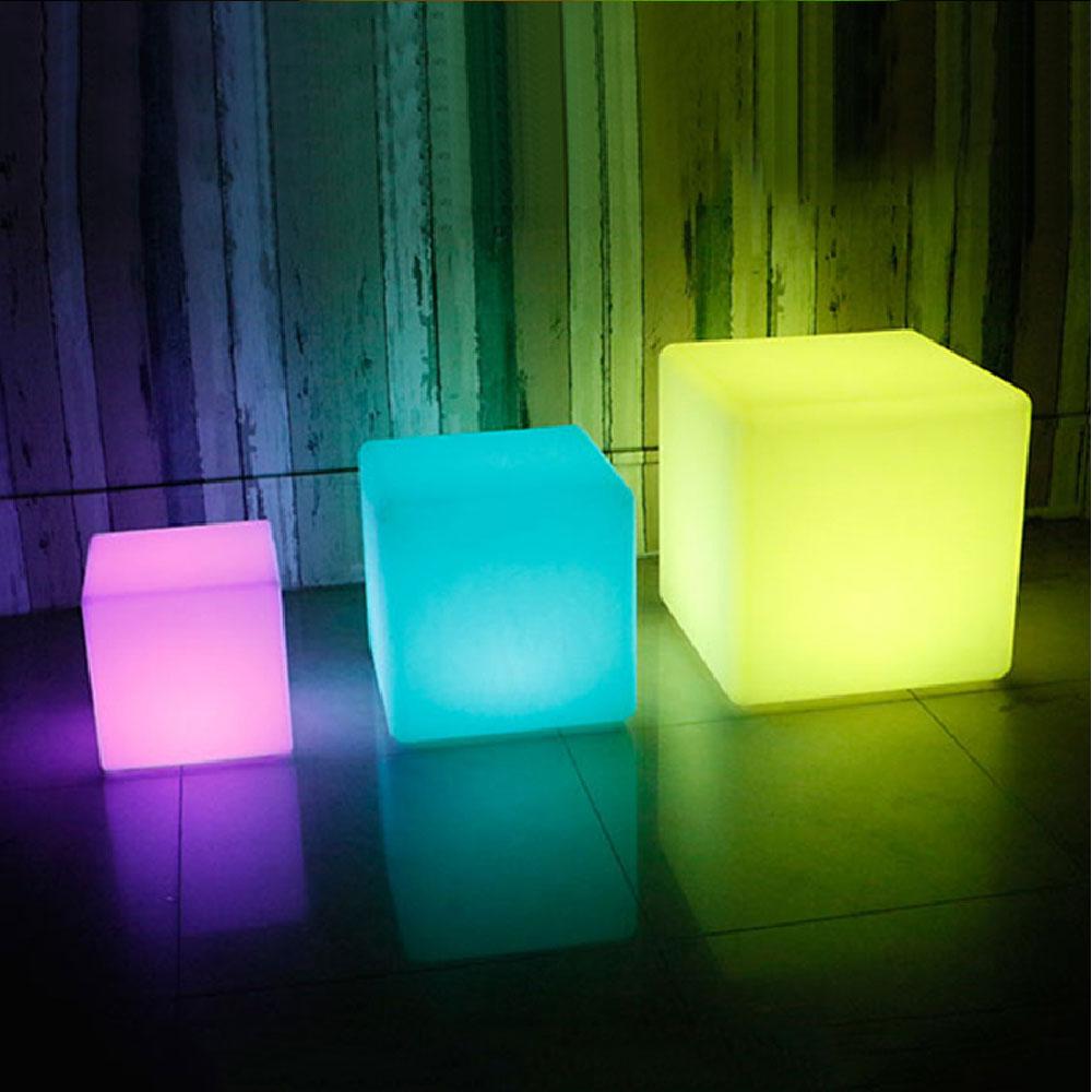 Dimbar LED Cube Nattlampa Fjärrkontroll LED PE 16 färger Uppladdningsbar sängbord för glödljus Heminredningslampor
