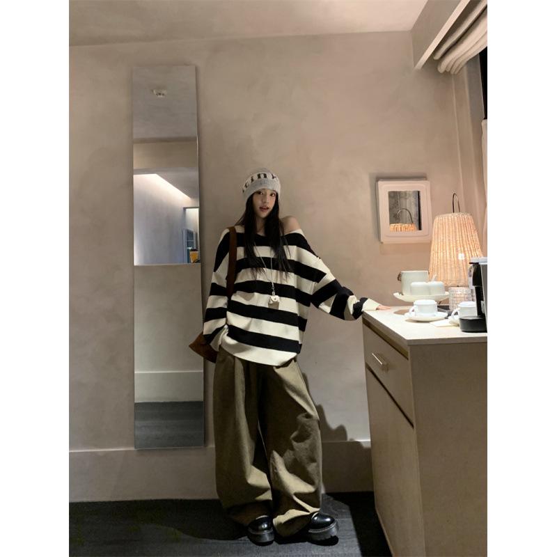 Retro Color-Block Off-Shoulder Knitted Sweater - Autumn 2025 Women's Fashion