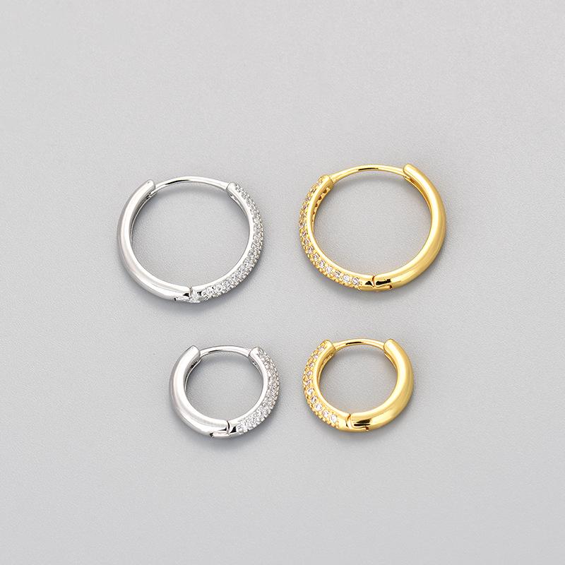 Elegant Micro-Pave Circle Earrings 2024: Trendy Niche Design, Simple Ear Cuff, Light Luxury High-End Style.
