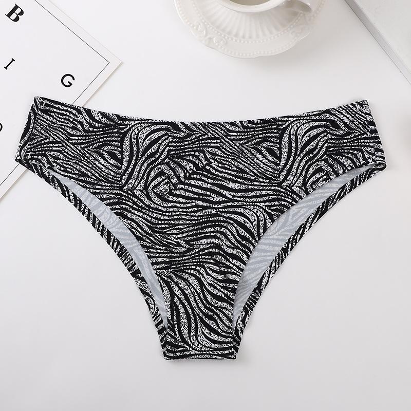 Female Summer Sexy Animal Print A Piece of Ice Silk No Trace Breathable Waist Thong Underwear