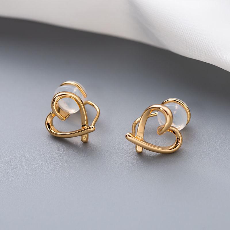 Elegant Heart Clip-On Earrings: Simple and Chic for Everyday Wear