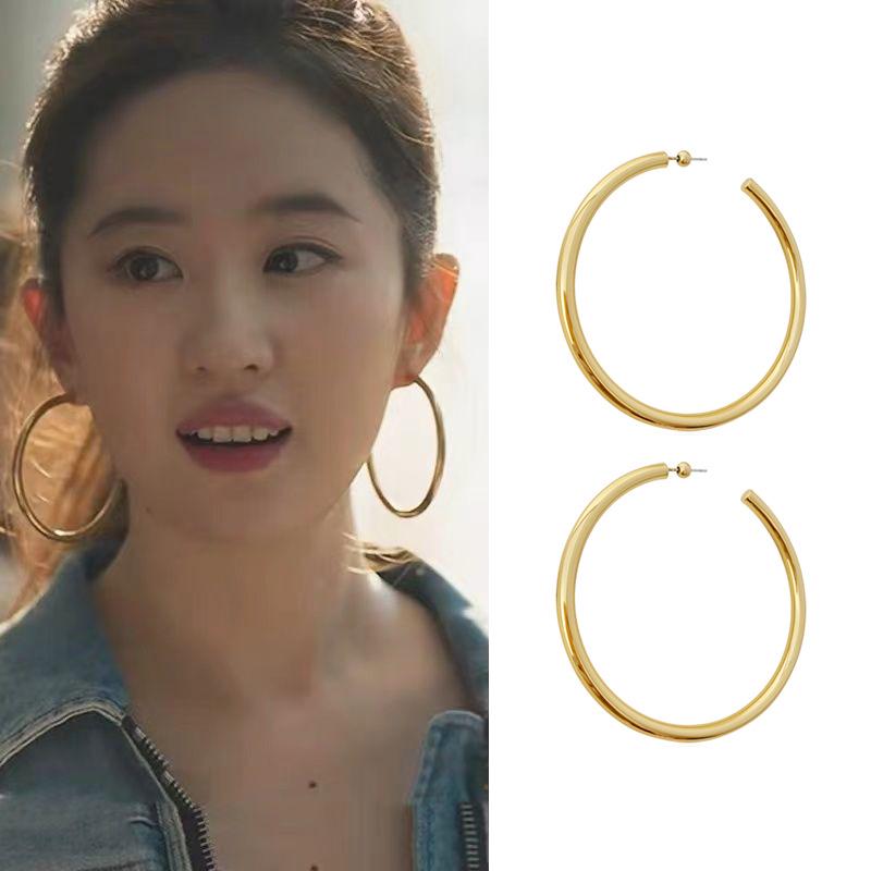 2024 European & American Minimalist Gold-Tone C-Shaped Hoop Earrings for Women
