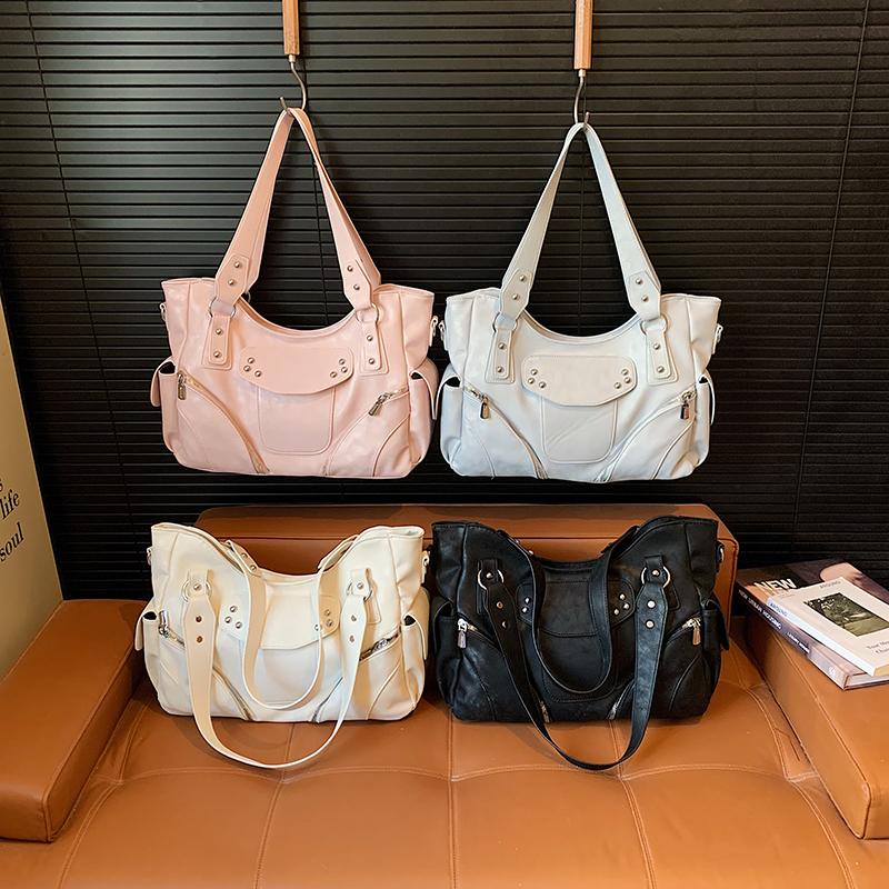 Fashion PU Solid Rivet Zipper Casual Tote Bag 2026 High Quality Light Luxury Versatile Bags Motorcycle Style Cool Shoulder Bag