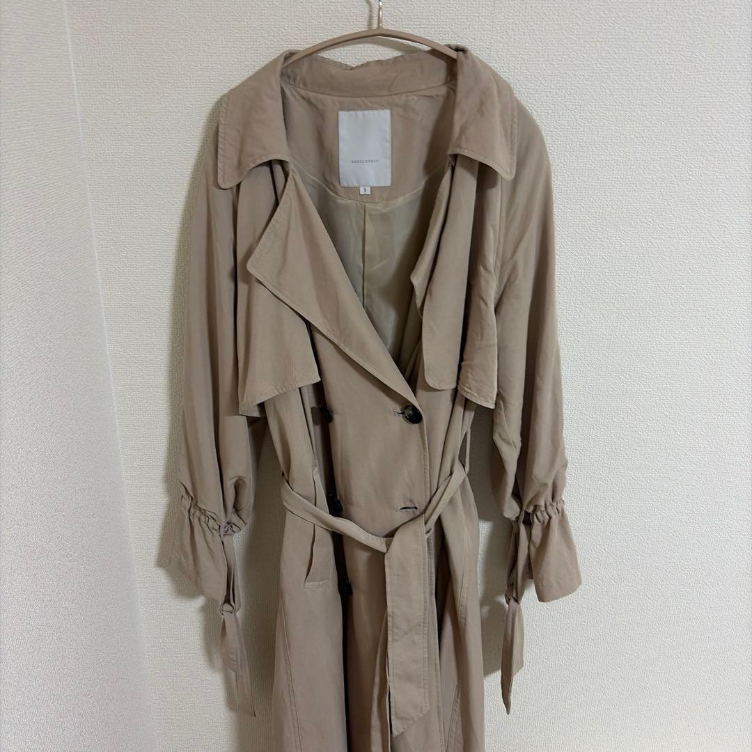 Beige trench coat S