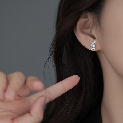S925 versilberte Ohrstecker Helle Mondlicht-Stein-Bogen-Kaninchen-Ohrstecker Super süße koreanische Mädchen mit Diamant-Kaninchen-Ohr-Ohrringe