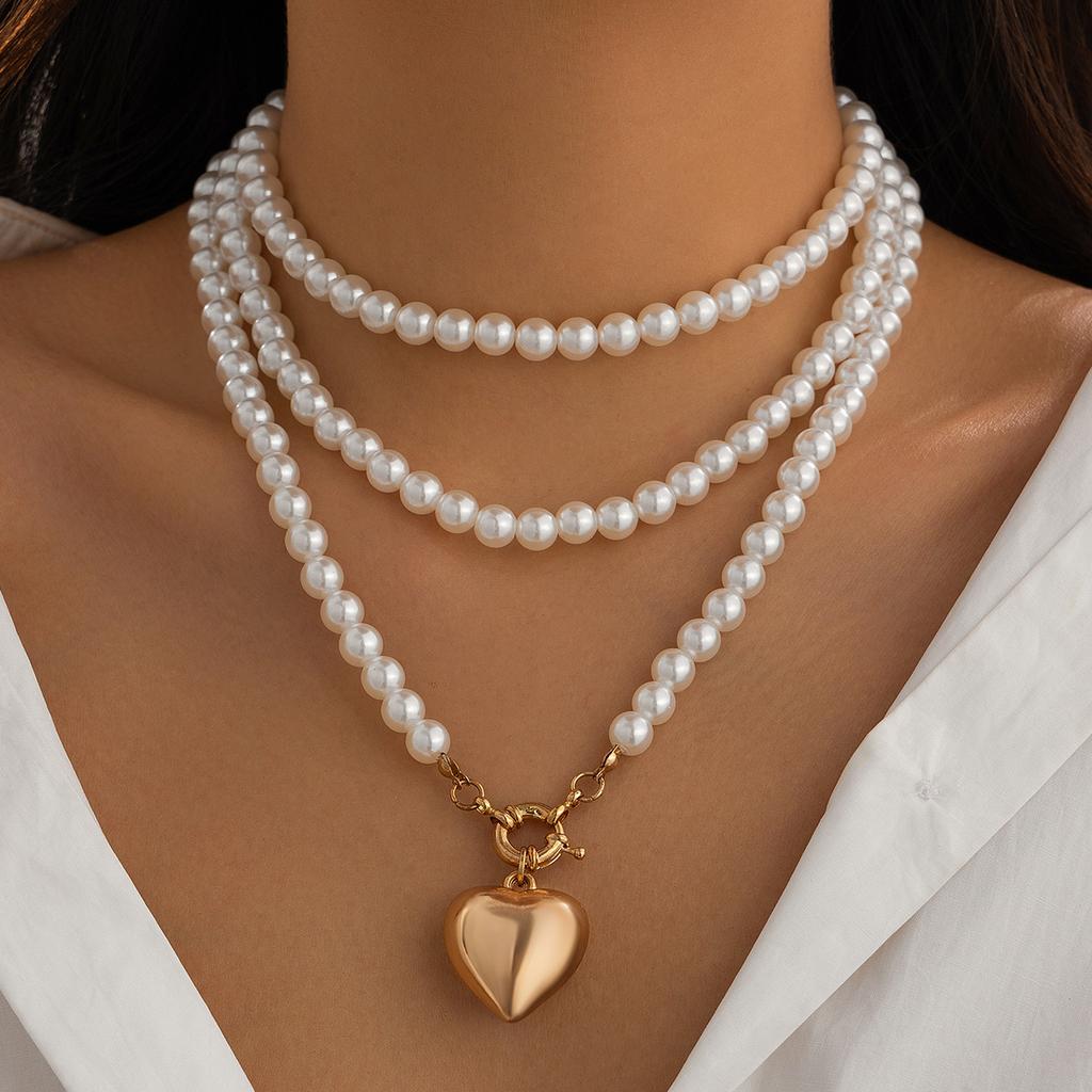Metal Love Pendant In Europe and America, Imitation Pearl Necklace Fashion Winding Multi-layer Beaded Collarbone Chain Necklace