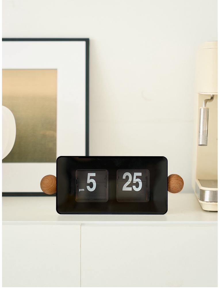 Nordic Style Retro Flip Clock: Automatic Page Turn, Ideal for Desk or Bedside in Living Room, Bedroom, or Study. Simple and Creative Design.