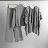 Damen Herbst/Winter Freizeit Dreiteiler: Gestrickter Pullover-Schal, Cape und Weitbeinige Hose