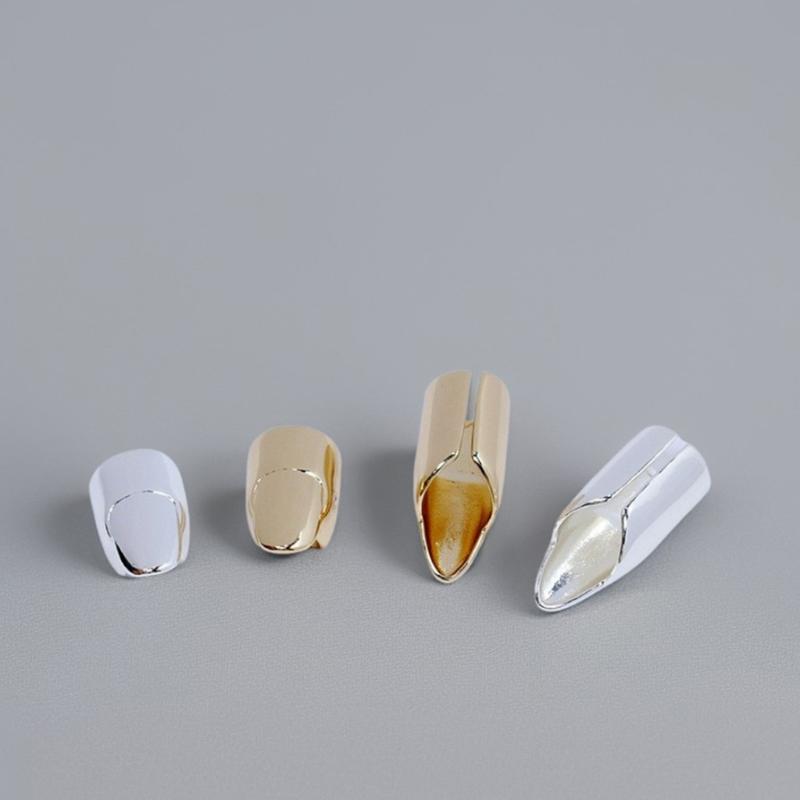 Sett med metallring for negler i legering med integrert neglekappeform, Statement fingertuppsmykke for sceneutseende og fester