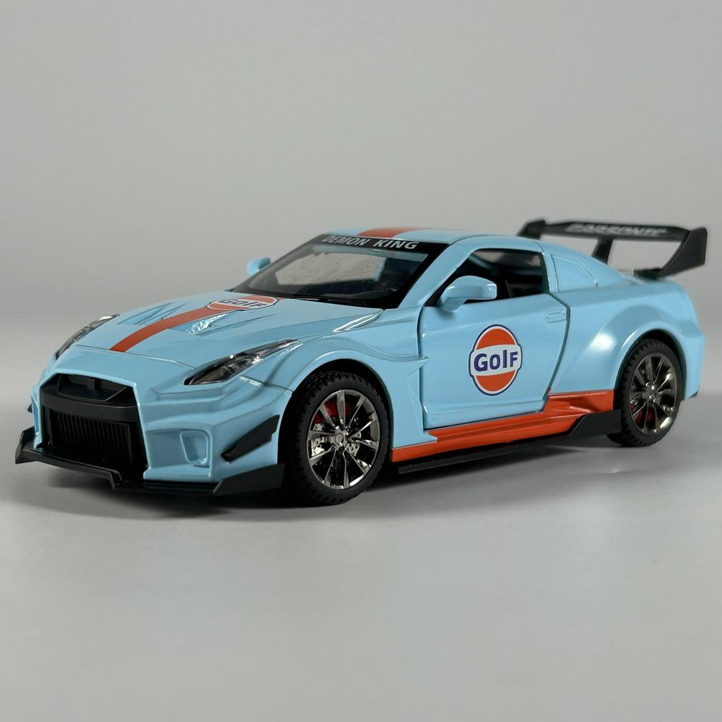 1:32 Nissan GTR CSR2 Modello in Lega Metallica Diecast Auto Decorazione per la Casa & Collezionabili Ornamento per Esposizione Hobby Regali per le Feste