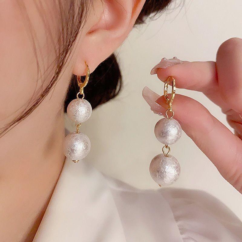 Niche Luxury Cotton Pearl Tassel Ear Cuffs: Trendy, Versatile & Fashionable