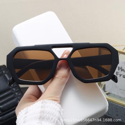 Retro Anti-UV Quadratische Sonnenbrille: Trendiger koreanischer Stil mit einem schlankmachenden, modischen Design