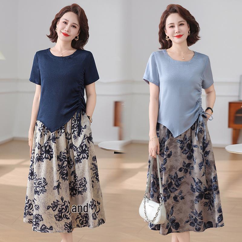 Summer Two-Piece Set for Mature Women: Stylish Short-Sleeve Top and Skirt Dress