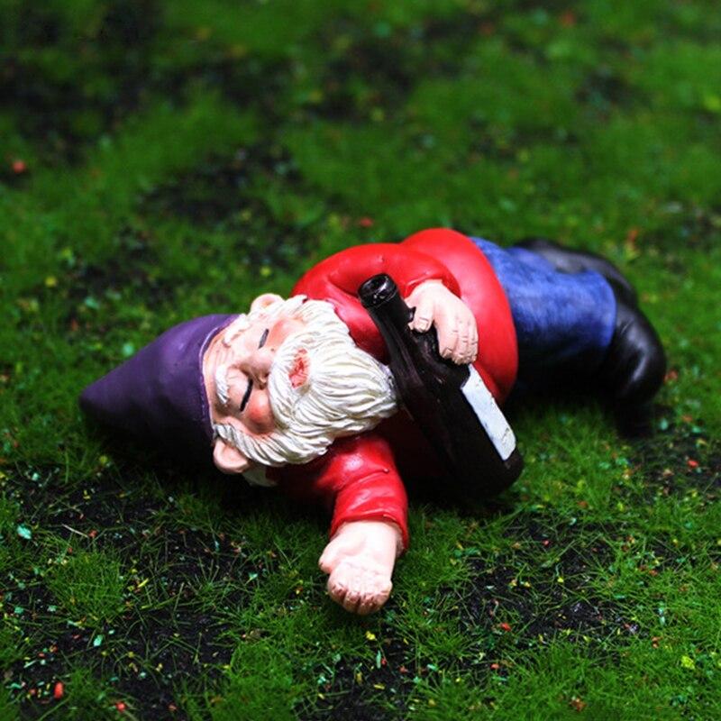 Resin Naughty Garden Gnome Figurine Christmas Dress Up DIY Garden Decoration Resin Gnome Decoration Durable Garden Accessories