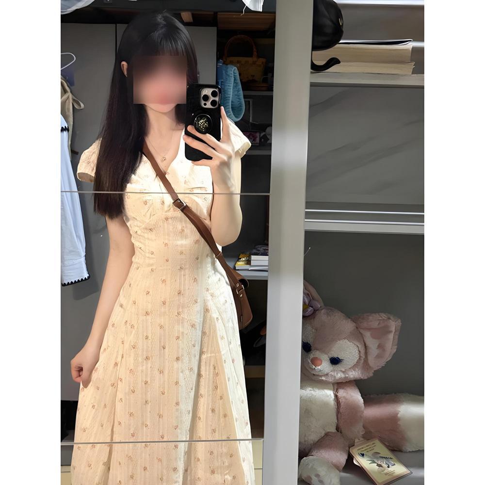 New French temperament gentle wind floral short-sleeved v-neck dress fashionable women's summer small waist dress
