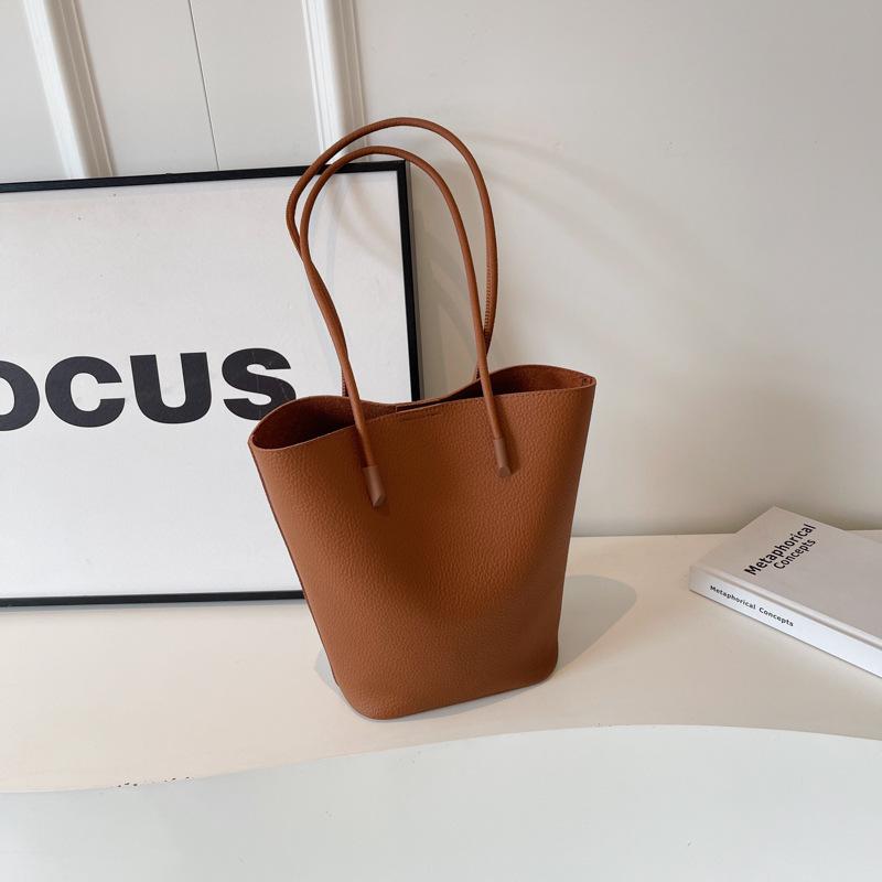 Retro fashion large-capacity bag women's 2025 new autumn and winter commuter tote bag niche casual versatile shoulder bag