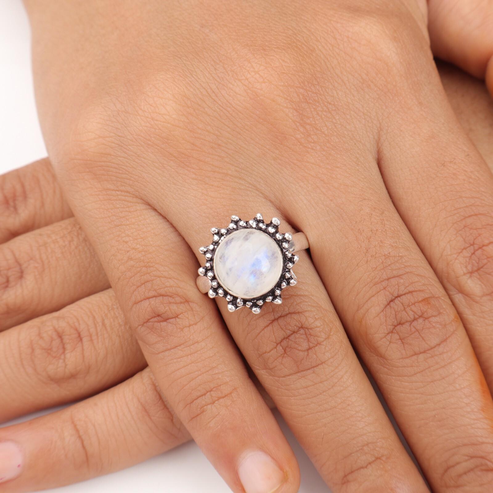 

Радужный Лунный Камень Драгоценный Камень 925 Стерлинговое Серебро Ювелирные Изделия Ручной Работы Вечернее Кольцо RR-7-40 13