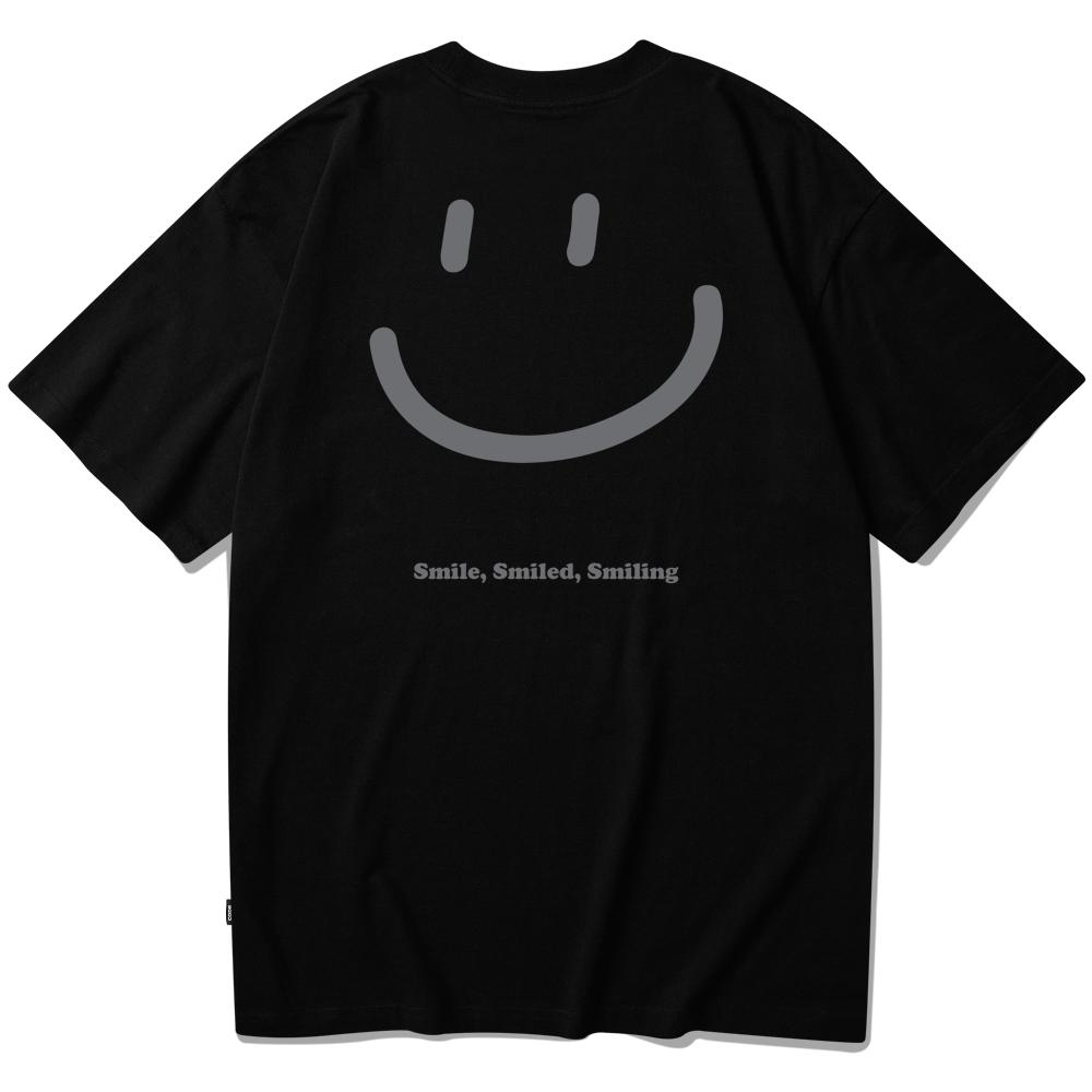 Seupeullaesikodeu Short Sleeve T-Shirt Black - Smiling