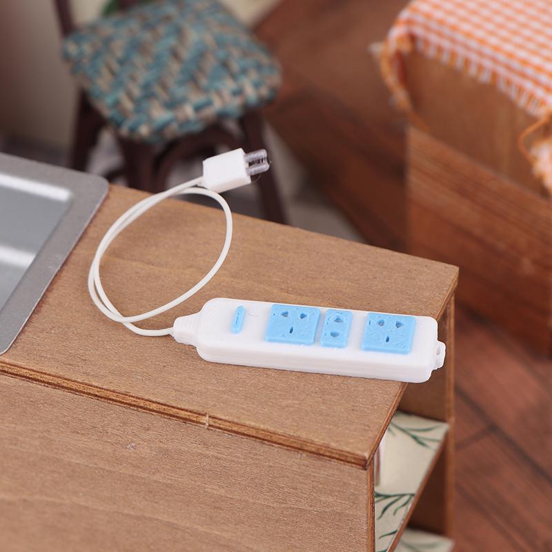 1Pc Haushaltsgeräte Zubehör 1/12 Puppenhaus Buchse Mit Kabel Modell Puppen Haus Dekoration Kid Pretend Spielen Spielzeug