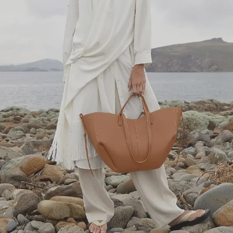 2024 Autumn Large Capacity Genuine Leather Women's Wing Tote Bag