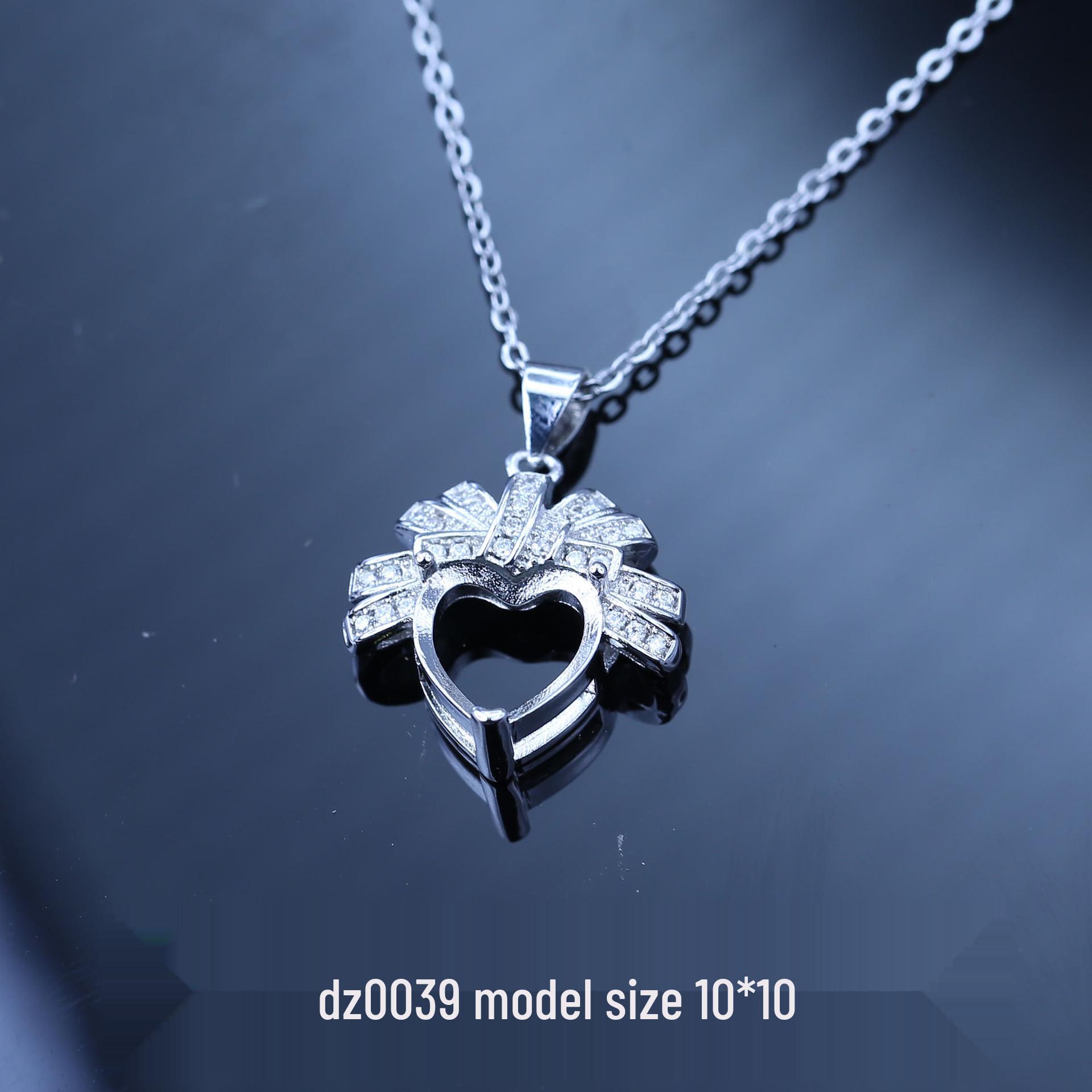 

Ожерелье «Двенадцать созвездий» 2025: Подвеска 10x10 и цепочка для ключицы с пустой оправой - Нишевый дизайн Platinum Plated