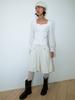 Sukkoleuseji Bermuda Shorts Resembling A Folded Page (Ivory)